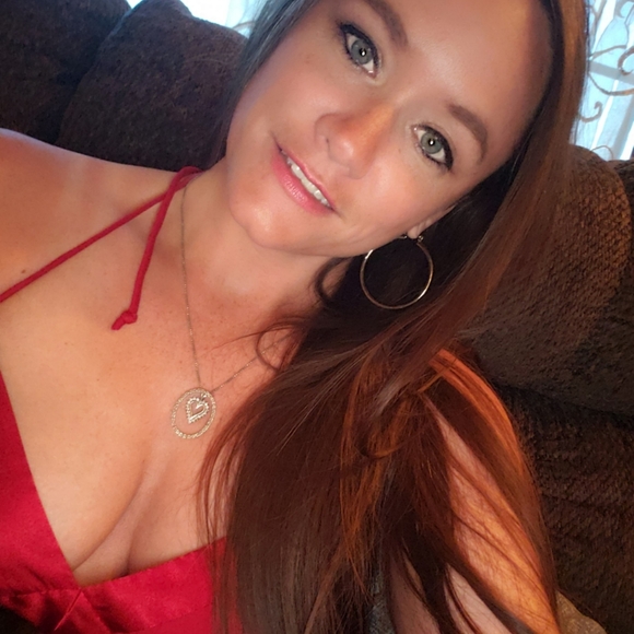 Meet your Posher, Kelly - Picture 2 of 3